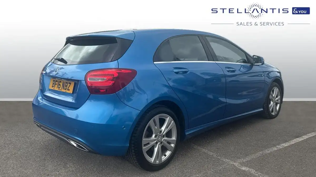 2016-mercedes-benz-a-class-15d-a180d-sport-ss-7g-dct-big-2