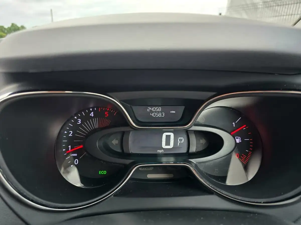 2016-renault-captur-15dci-dynamique-nav-90bhp-edc-auto-big-22