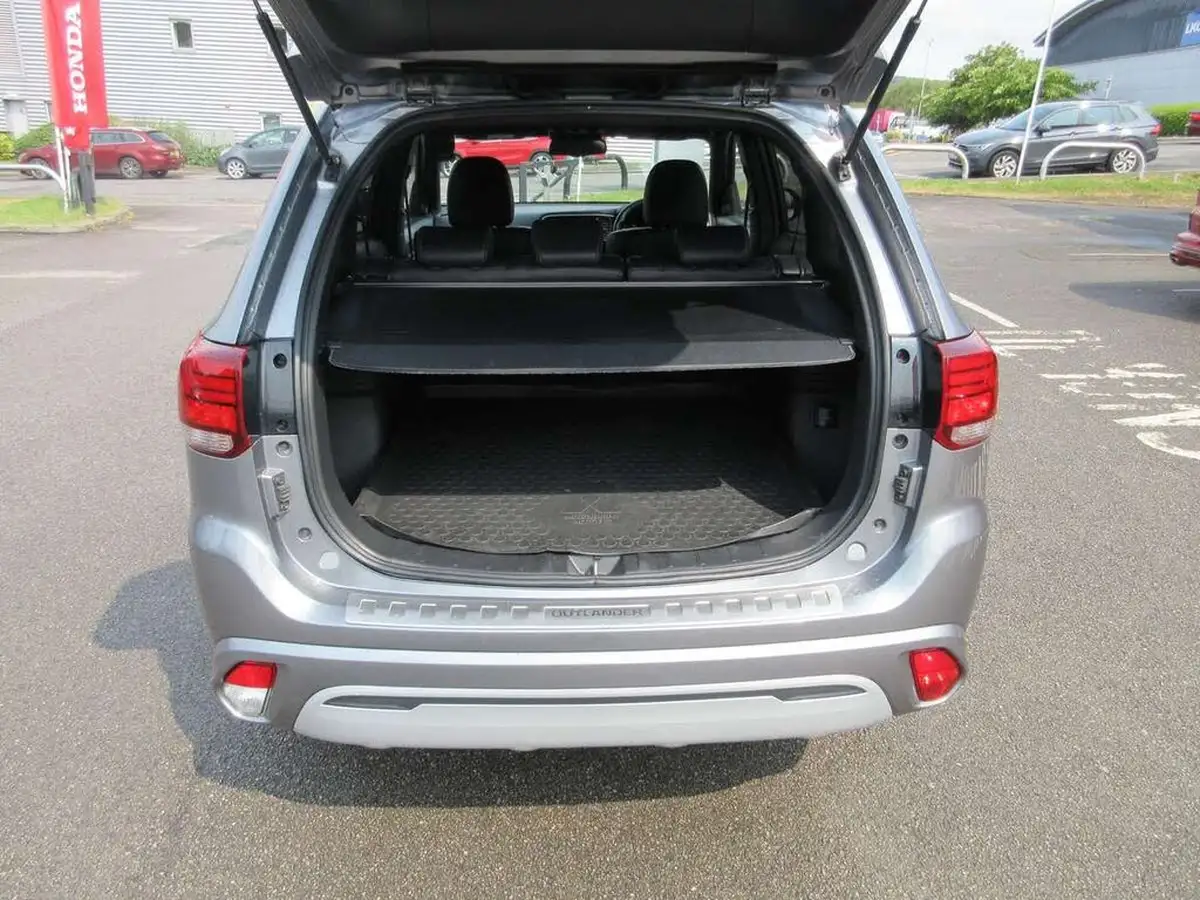 2020-mitsubishi-outlander-24-dynamic-phev-big-9