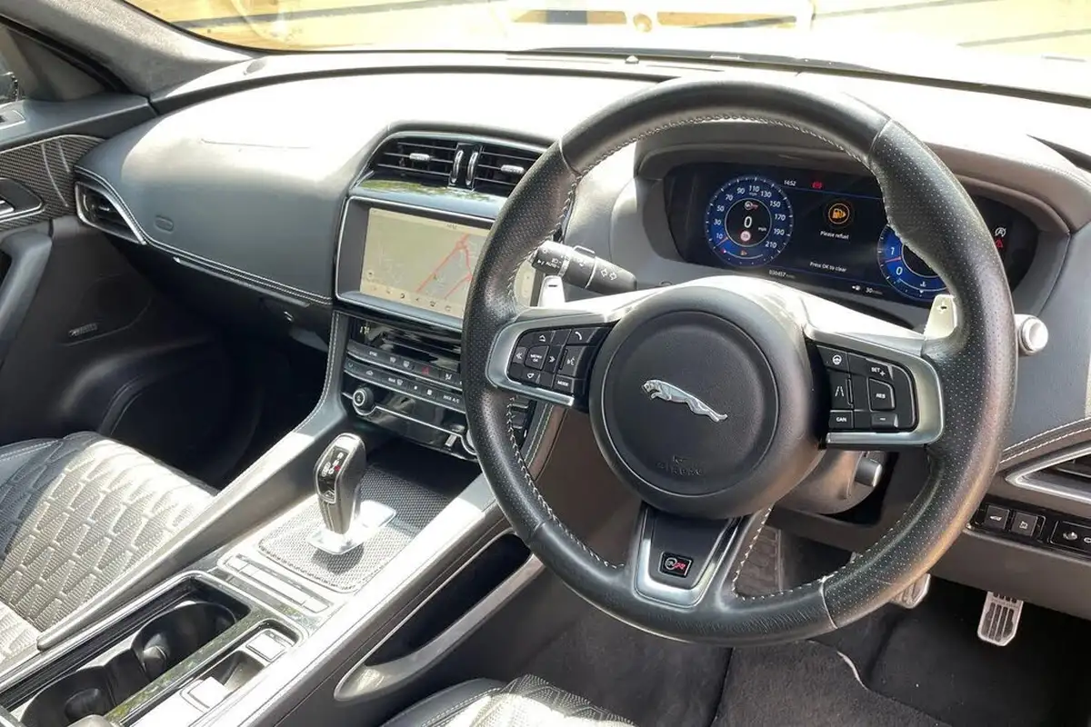 2019-jaguar-f-pace-50-v8-sc-svr-big-27