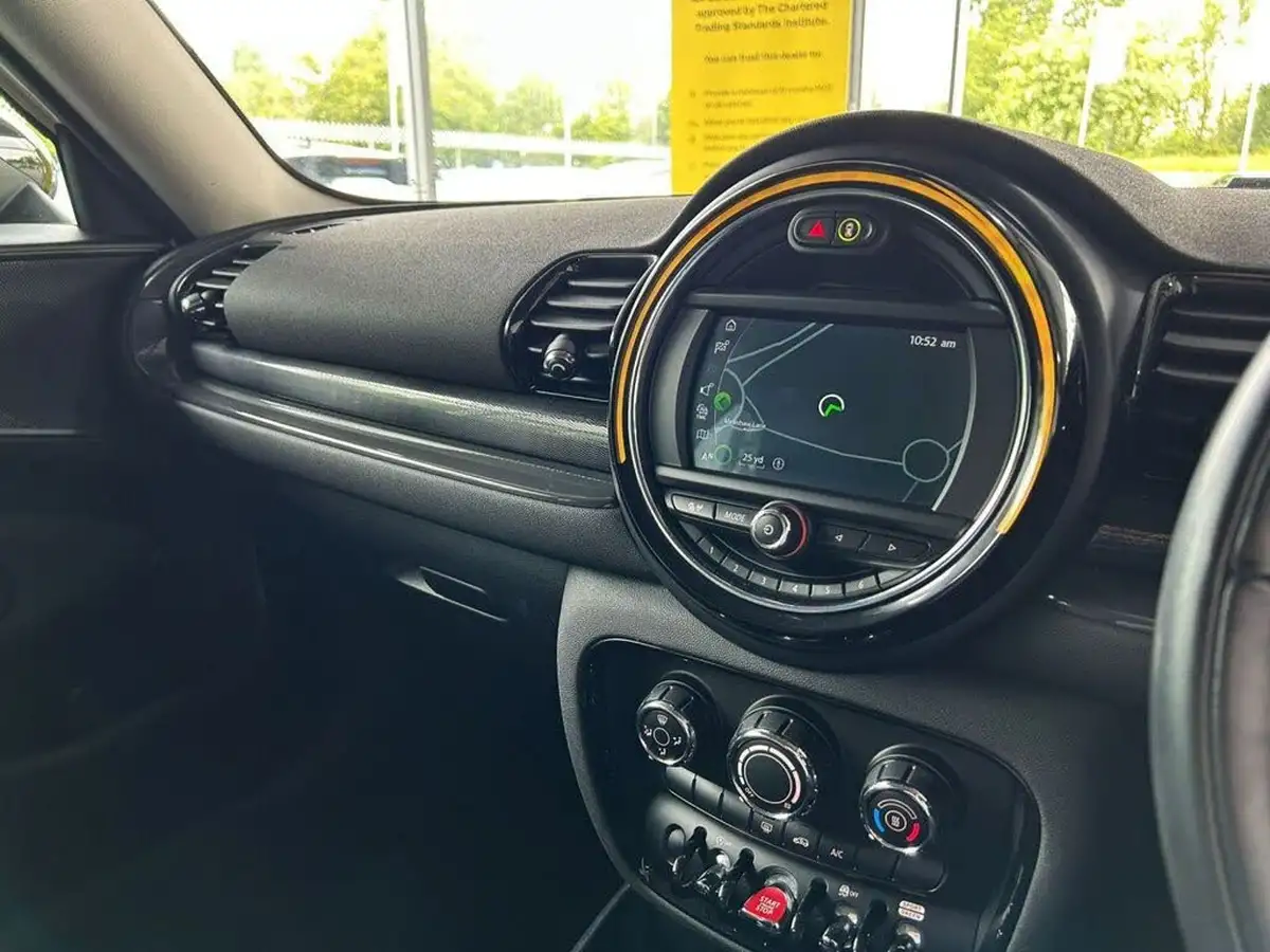 2018-mini-clubman-15-cooper-classic-ss-big-16