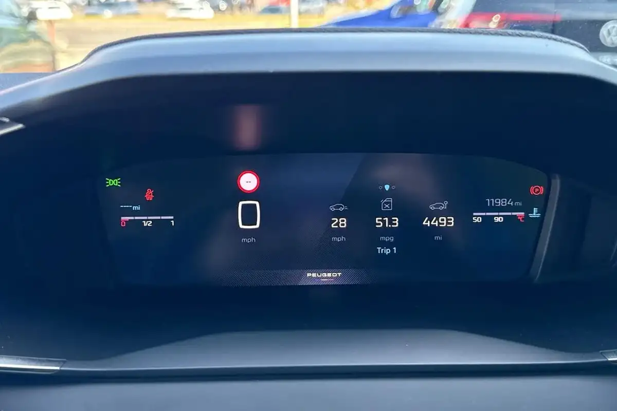 2024-peugeot-208-12-puretech-allure-big-36