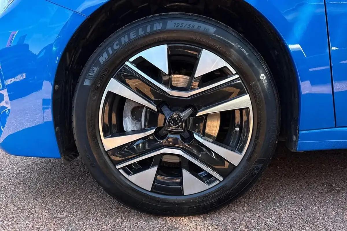 2024-peugeot-208-12-puretech-allure-big-12