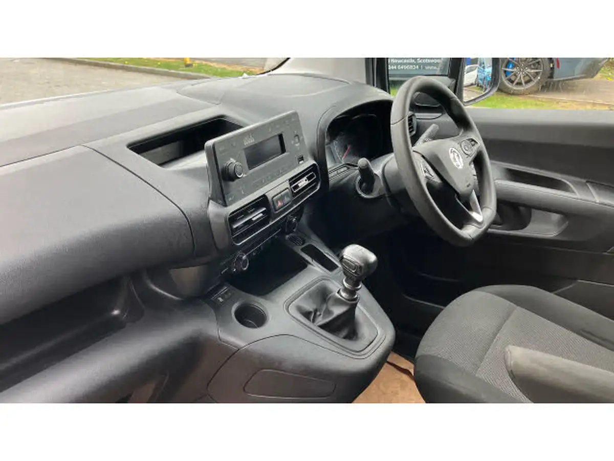 2022-vauxhall-combo-15cdti-dynamic-2300-130pseu6d-l1h1-panel-big-8