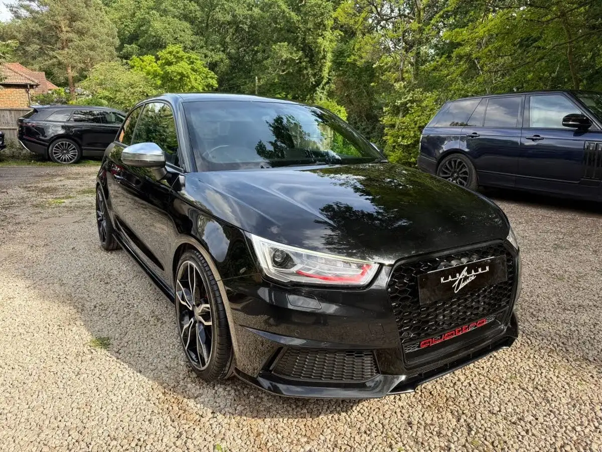 2015-audi-a1-20-s1-hatchback-3d-big-8