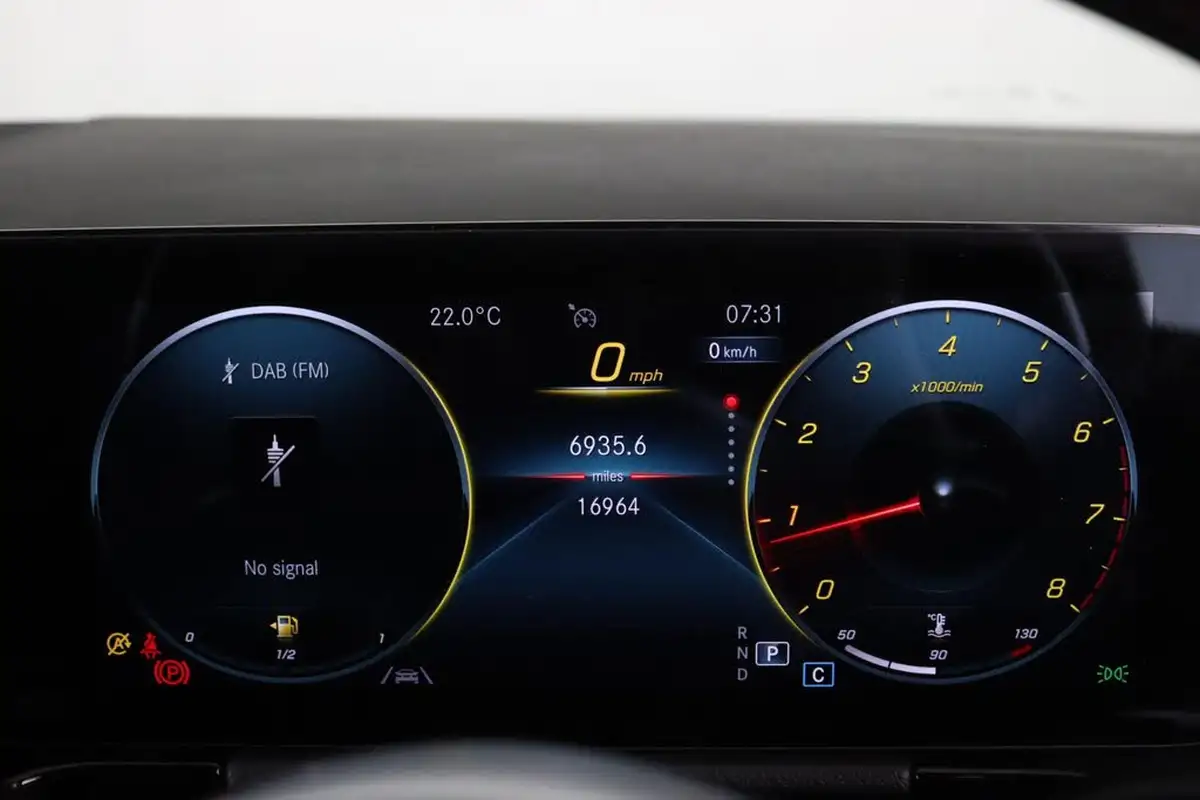 2021-mercedes-benz-b-class-13-b200-amg-line-premium-big-23