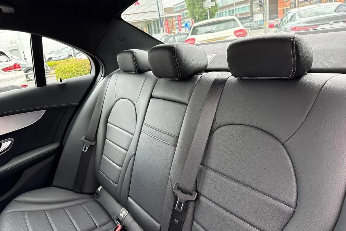 2015-mercedes-benz-c-class-20-c200-amg-line-184ps-ss-saloon-4d-7g-tronic-plus-big-18