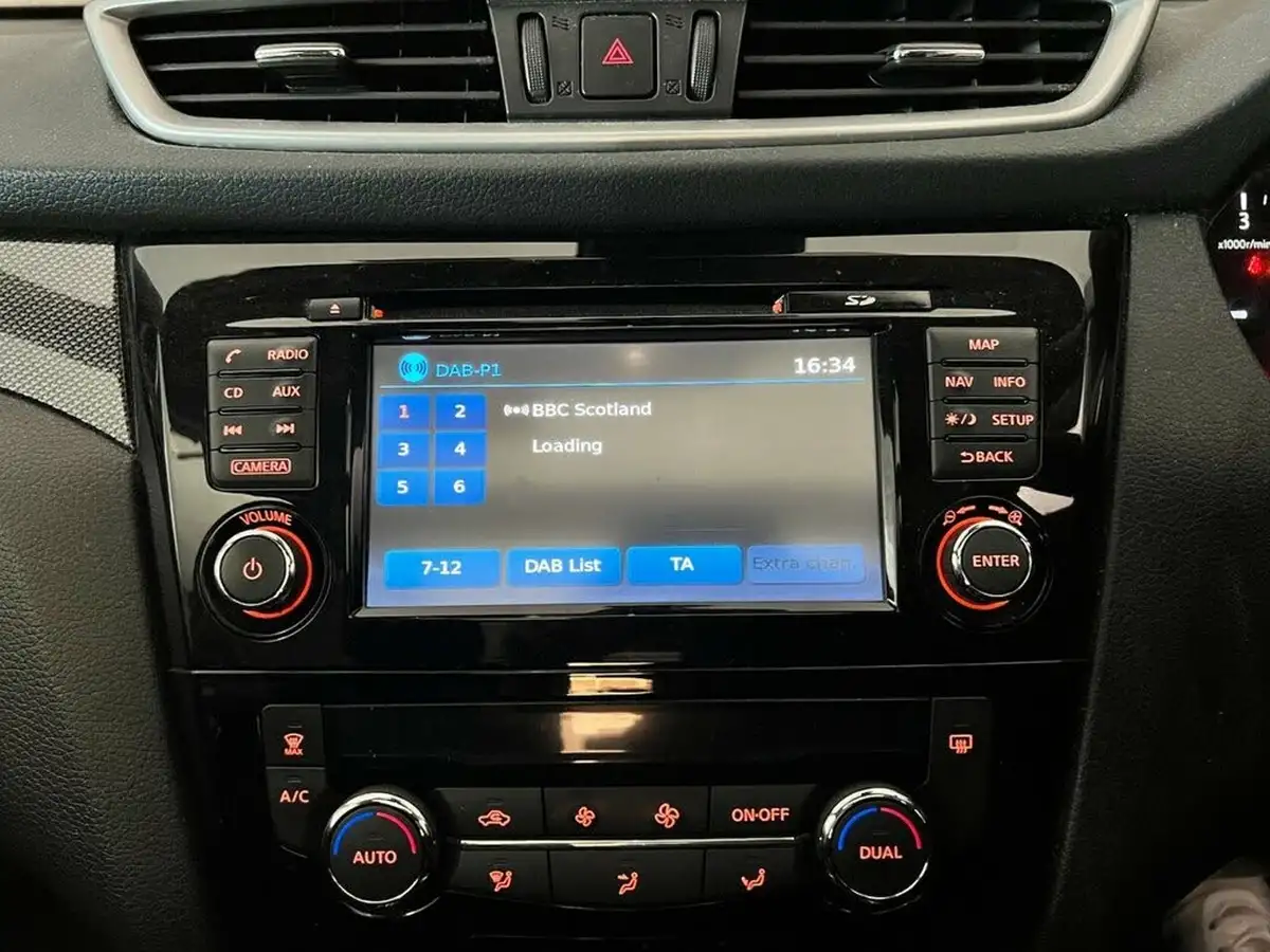 2015-nissan-x-trail-16dci-acenta-big-15