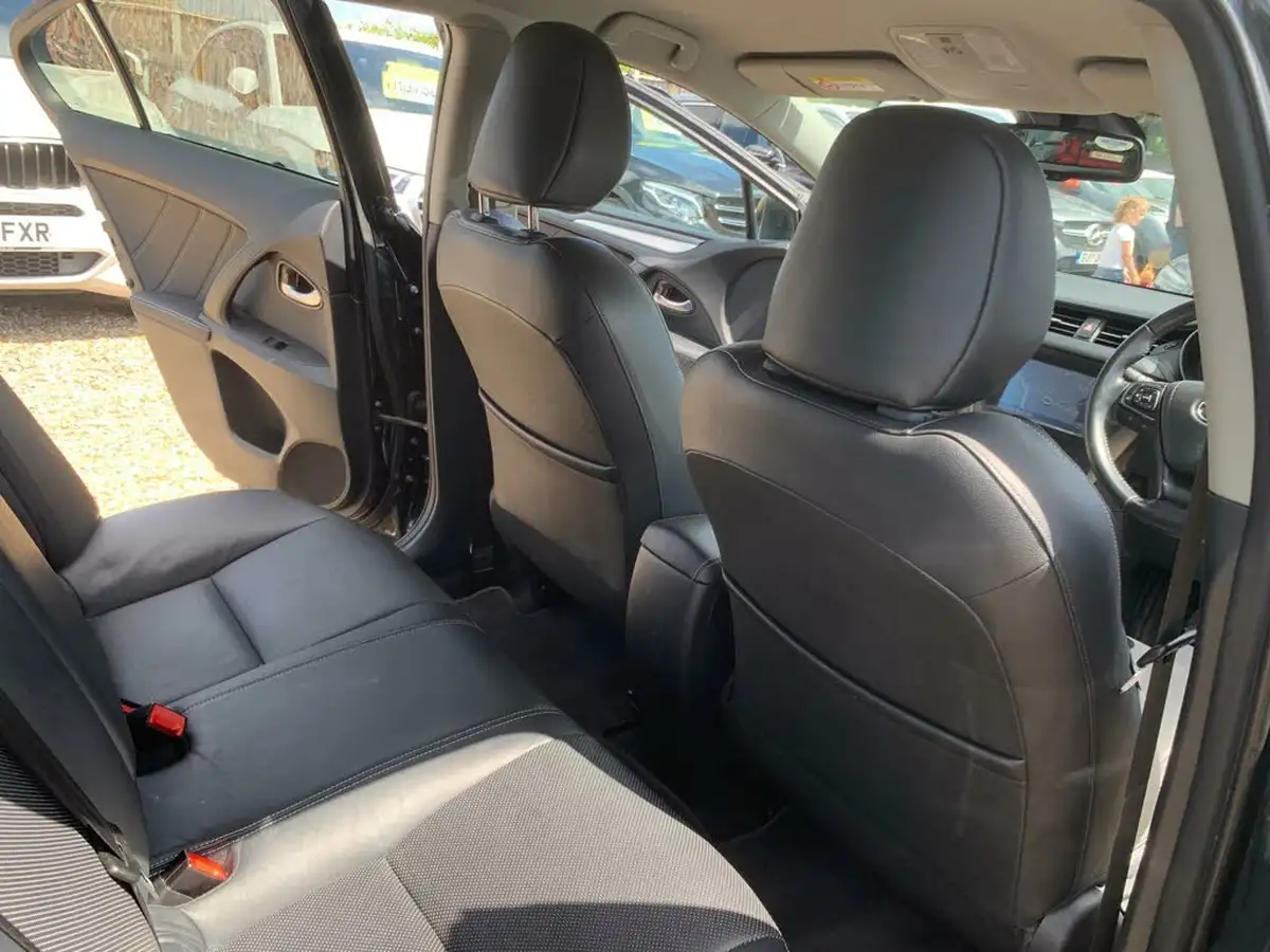 2017-toyota-avensis-20d-4d-business-edition-plus-saloon-4d-big-43