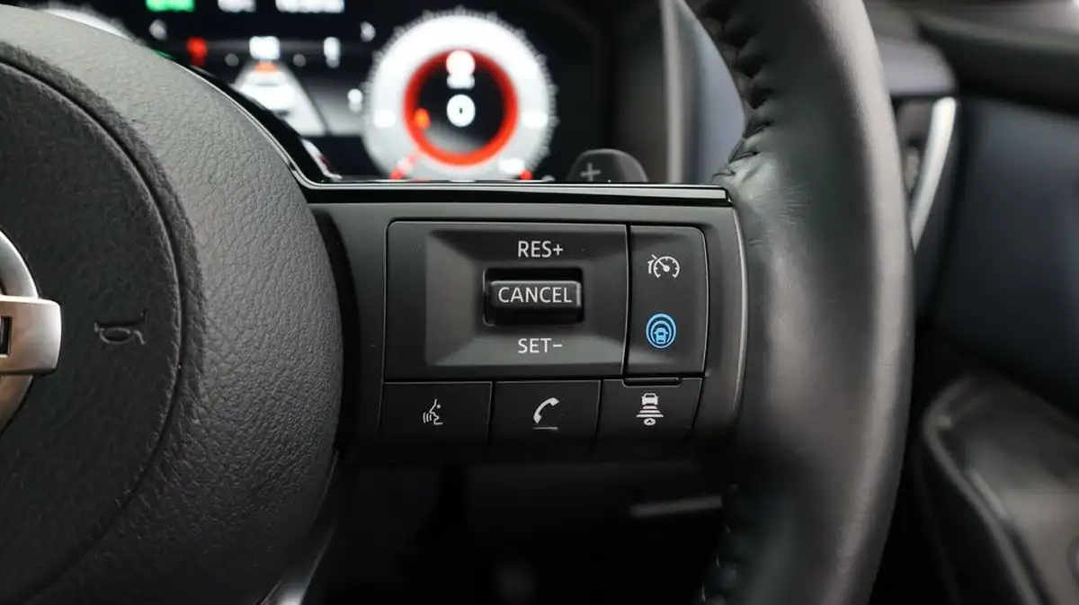 2022-nissan-qashqai-13-dig-t-tekna-158ps-xtronic-big-24