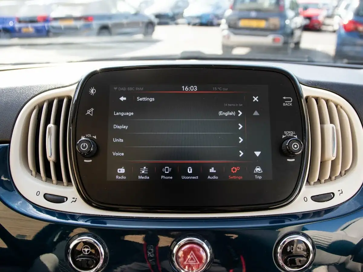2021-fiat-500-10-dolcevita-big-25