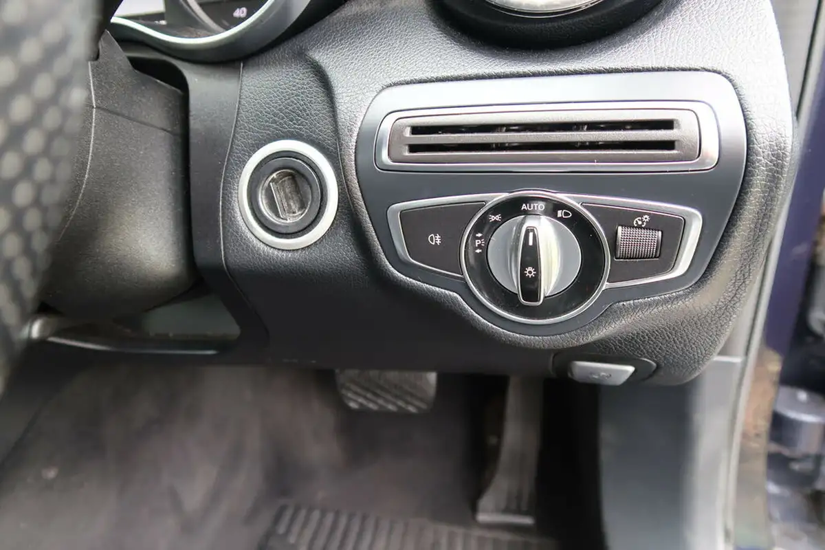 2015-mercedes-benz-c-class-21cdi-c220-sport-ss-saloon-4d-7g-tronic-plus-big-30