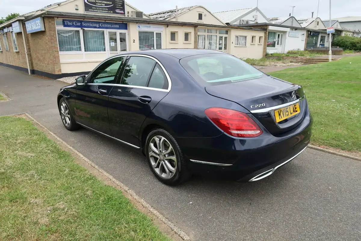 2015-mercedes-benz-c-class-21cdi-c220-sport-ss-saloon-4d-7g-tronic-plus-big-6