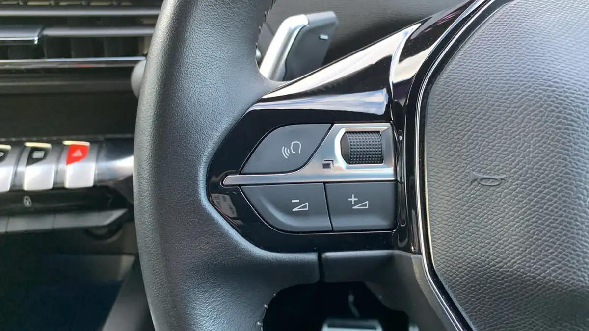 2023-peugeot-3008-suv-15-bluehdi-active-premium-eat8-big-22