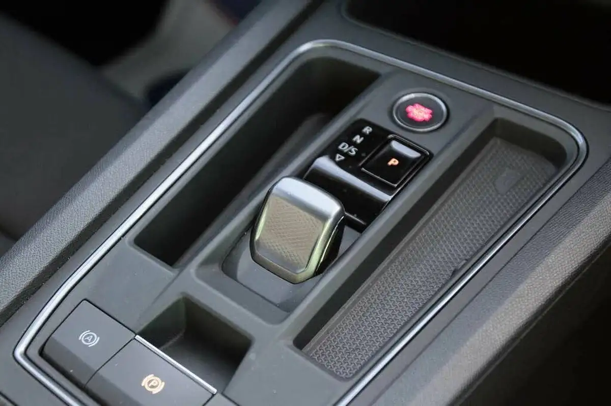 2022-cupra-formentor-14-e-hybrid-vz1-big-12