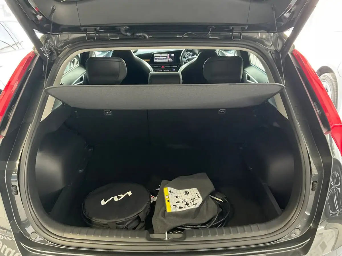 2022-kia-niro-ev-e-4-big-18