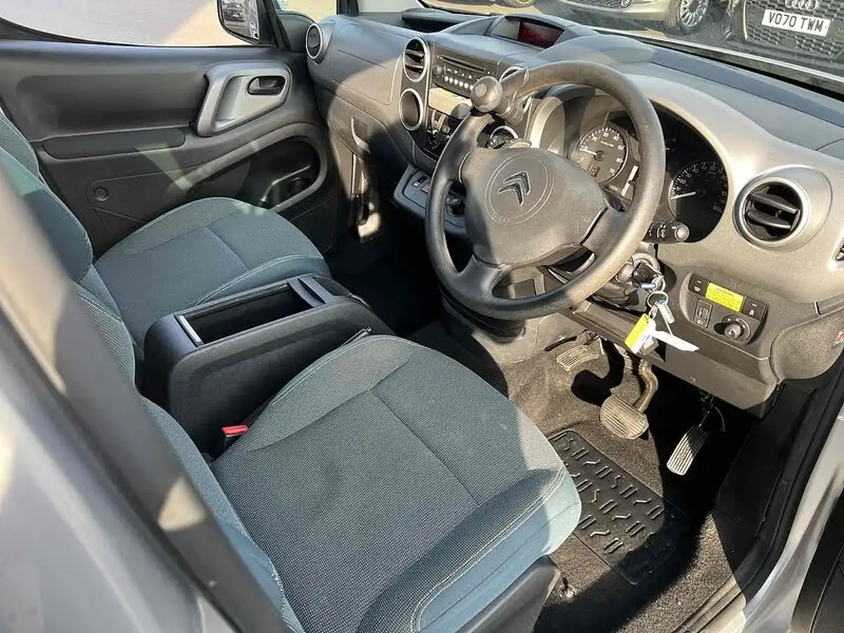 2017-citroen-berlingo-16bluehdi-multispace-feel-102ps-ss-etg6-big-21