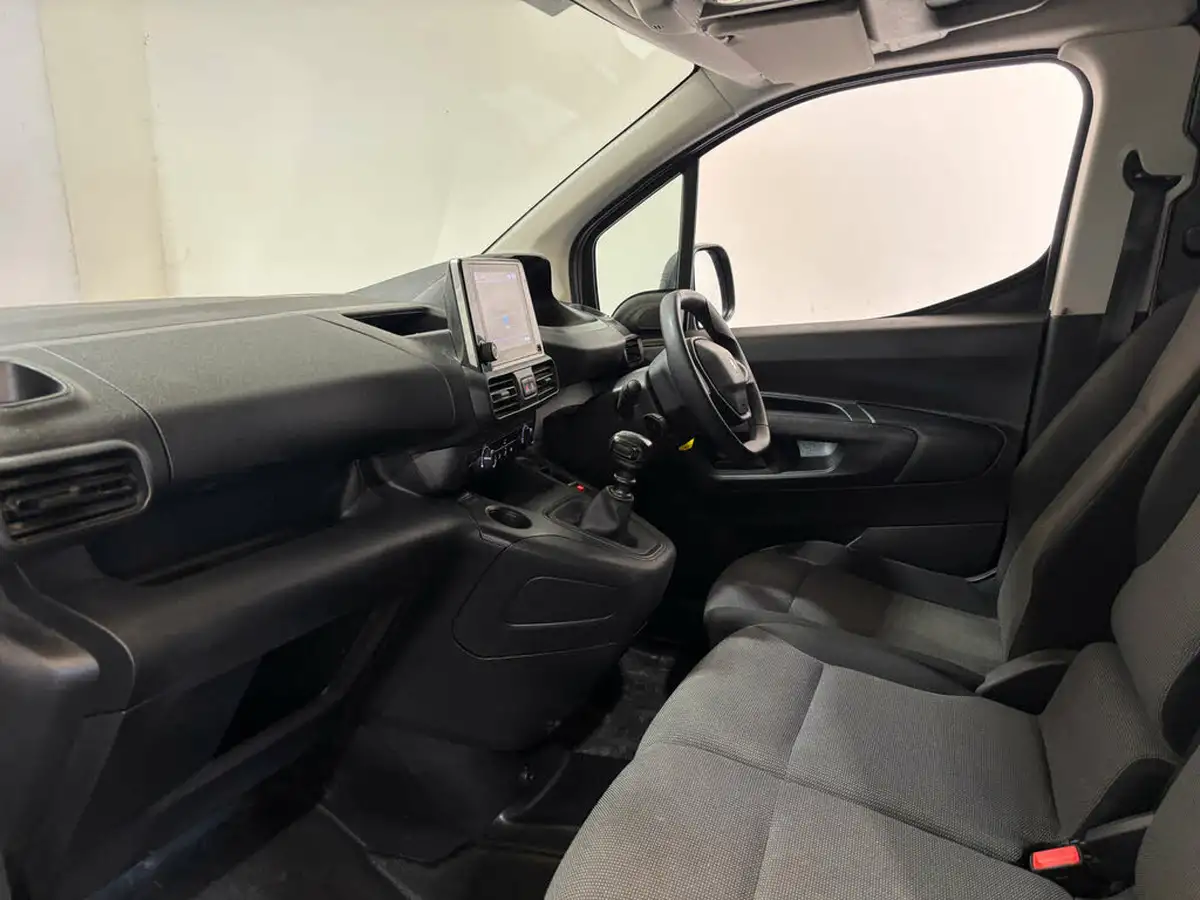 2023-peugeot-partner-15-bluehdi-1000-professional-premium-100pseu6d-ss-big-25