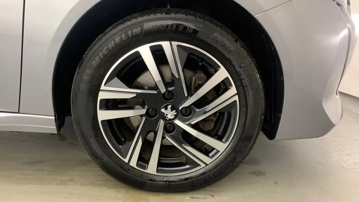 2022-peugeot-208-12-puretech-allure-premium-100ps-big-22