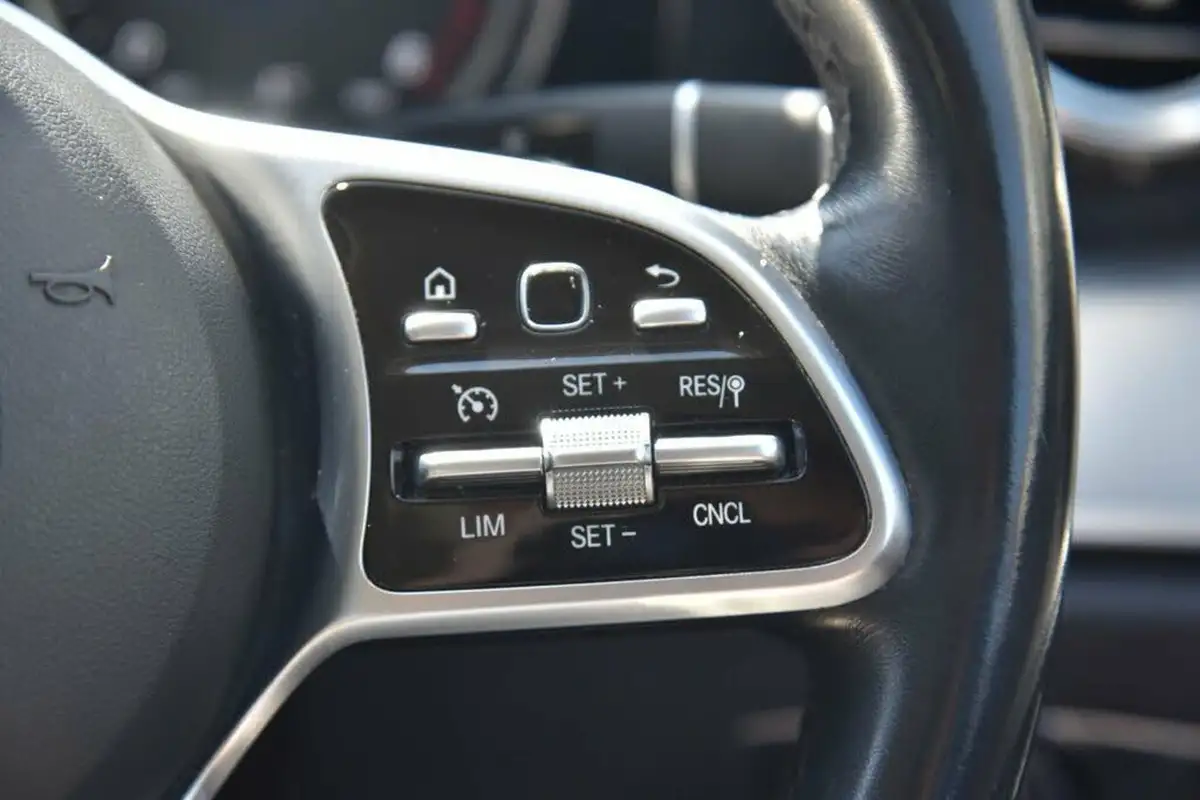 2019-mercedes-benz-e-class-20d-e220d-se-ss-estate-5d-big-30