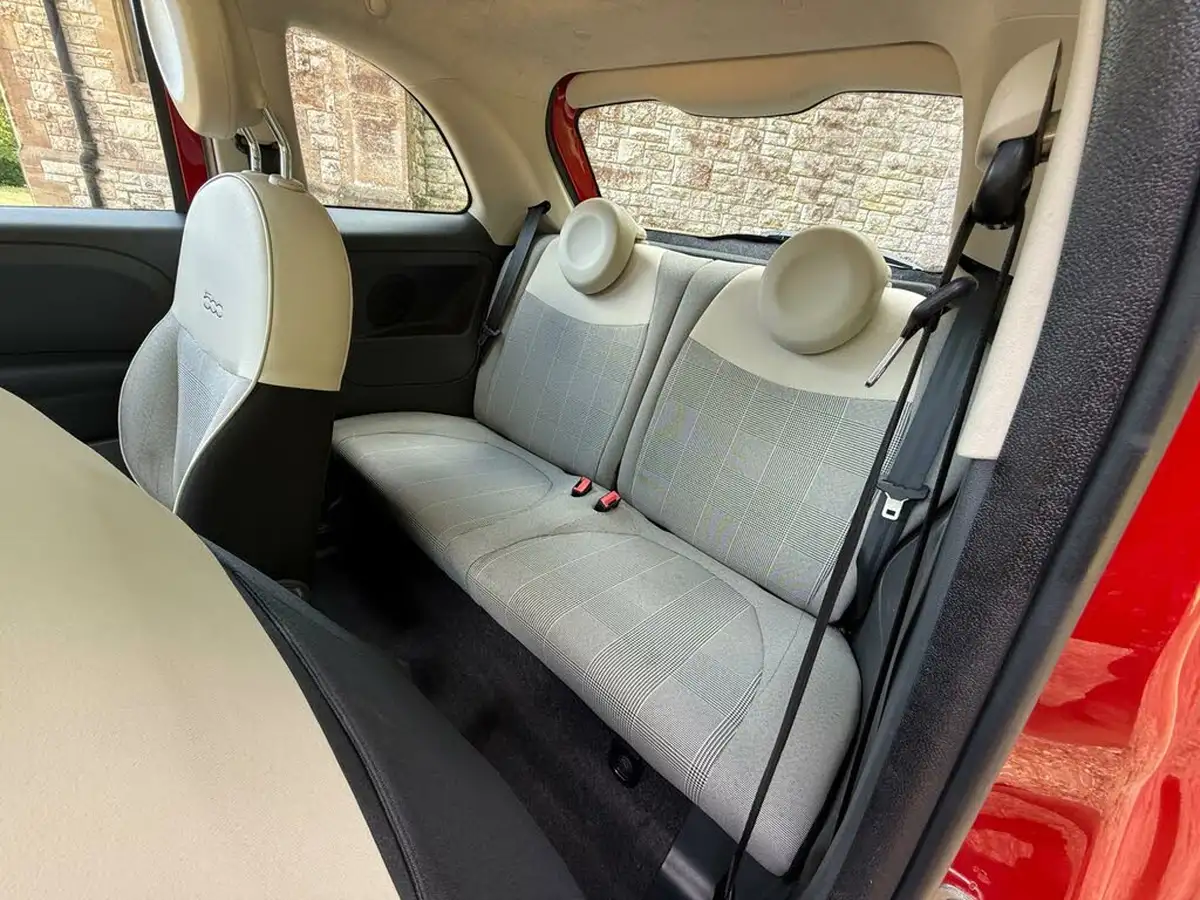 2015-fiat-500-12-lounge-ss-big-23