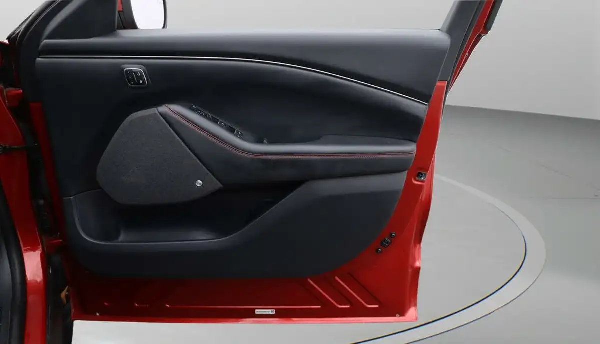 2021-ford-mustang-mach-e-e-first-edition-extended-range-big-15