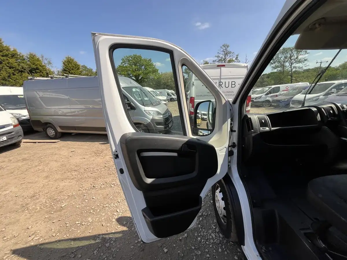 2021-citroen-relay-22bluehdi-35-l4h3-heavy-enterprise-140eu6dtss-big-10