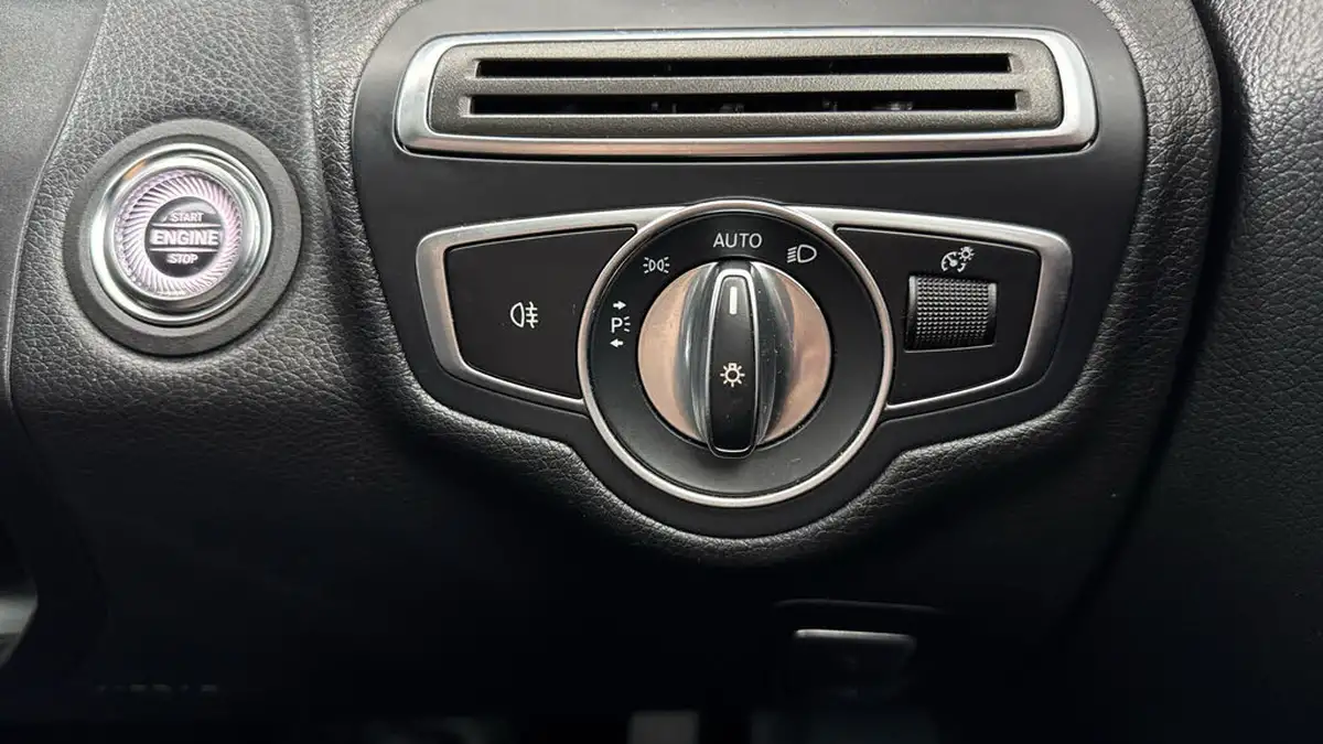 2020-mercedes-benz-c-class-15-c200-sport-premium-plusss-estate-5d-big-22