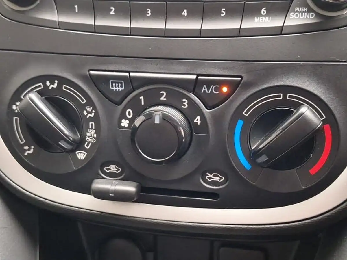 2016-suzuki-celerio-10-sz4-ags-big-12