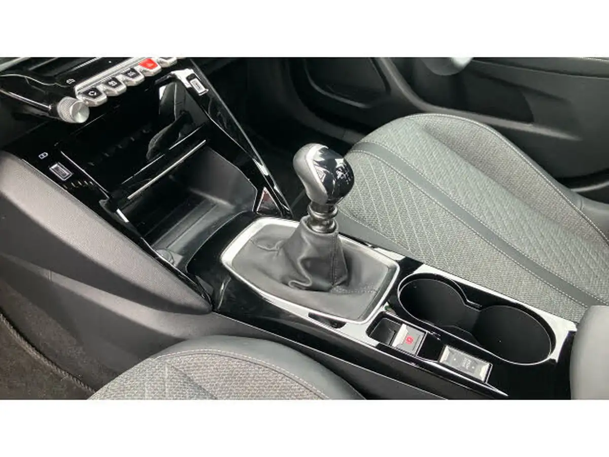 2025-peugeot-2008-suv-12-puretech-allure-130ps-big-12