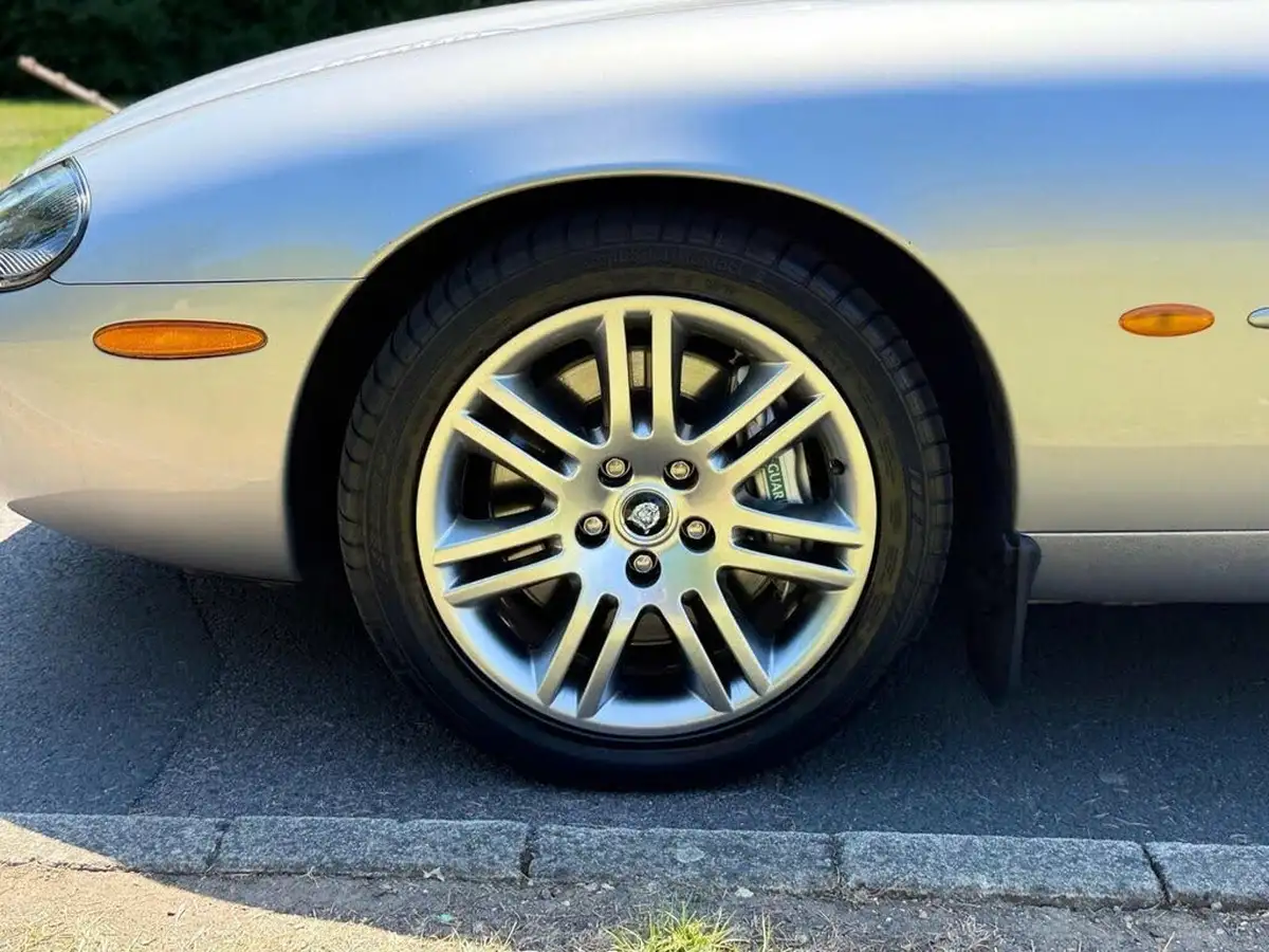 2003-jaguar-xkr-42-coupe-big-19
