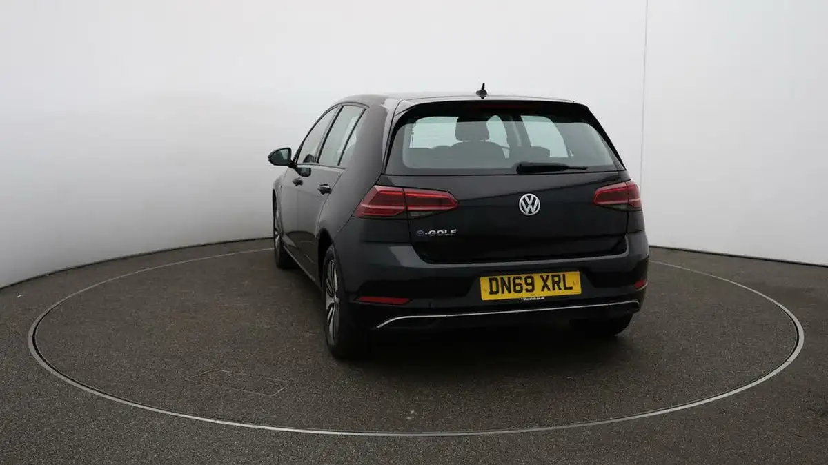 2019-volkswagen-golf-e-e-golf-big-60