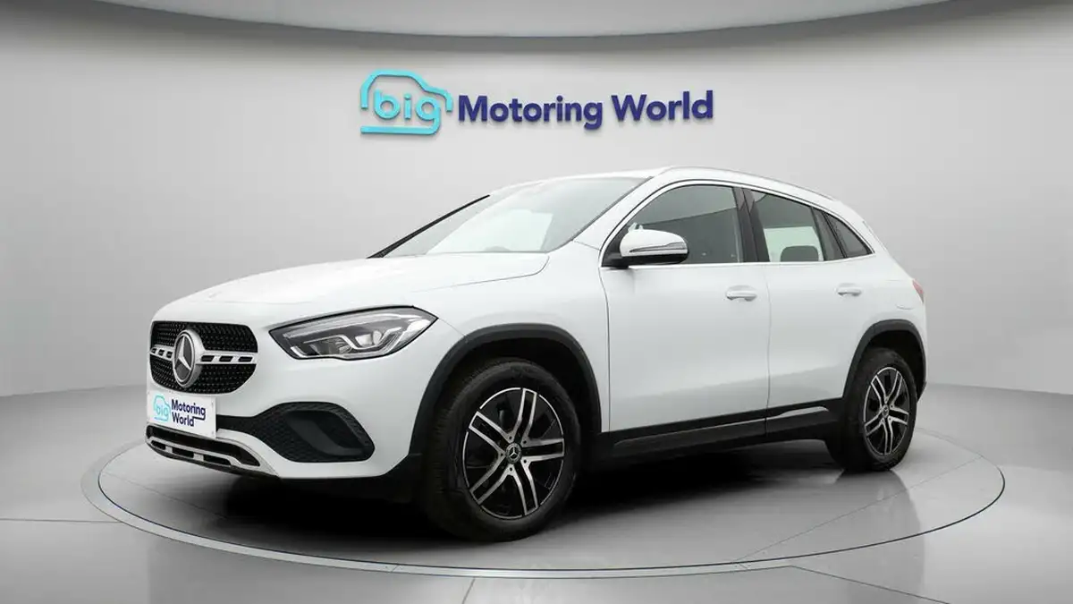 2021-mercedes-benz-gla-class-13-gla-200-sport-big-2