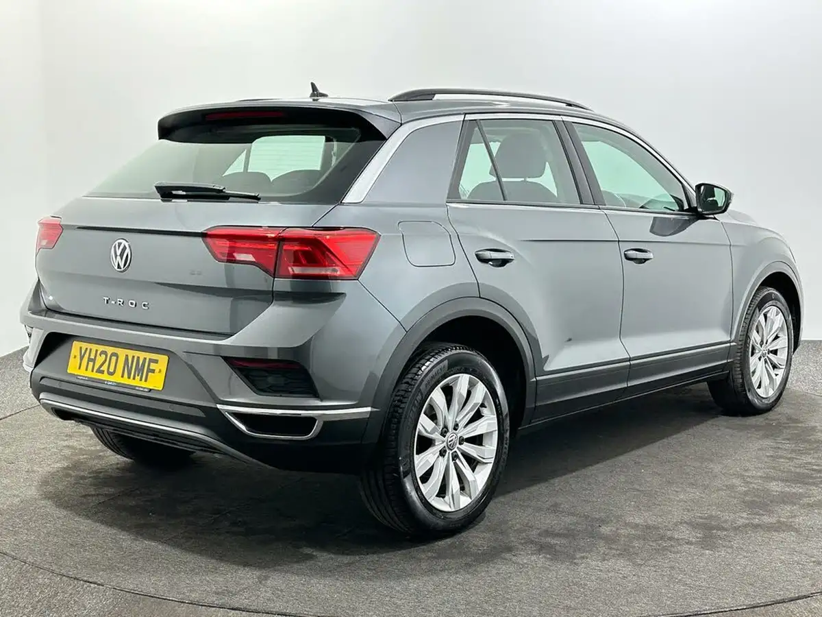 2020-volkswagen-t-roc-15-tsi-se-dsg-big-7