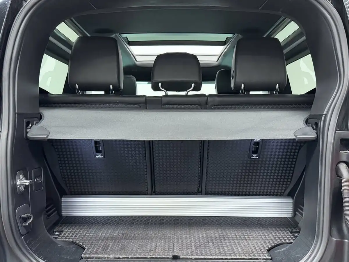 2021-land-rover-90-defender-20-p300-x-dynamic-se-big-7