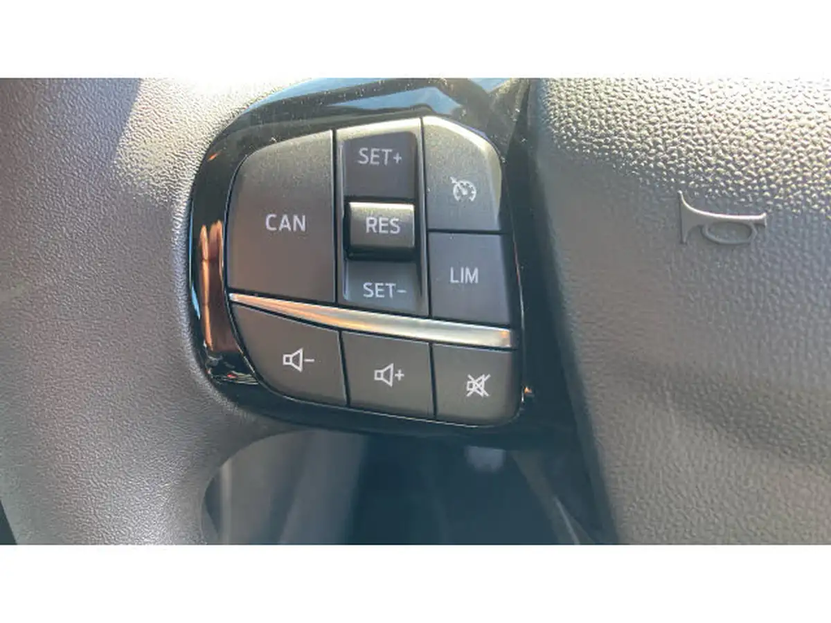 2022-ford-fiesta-10t-trend-100ps-5d-big-25