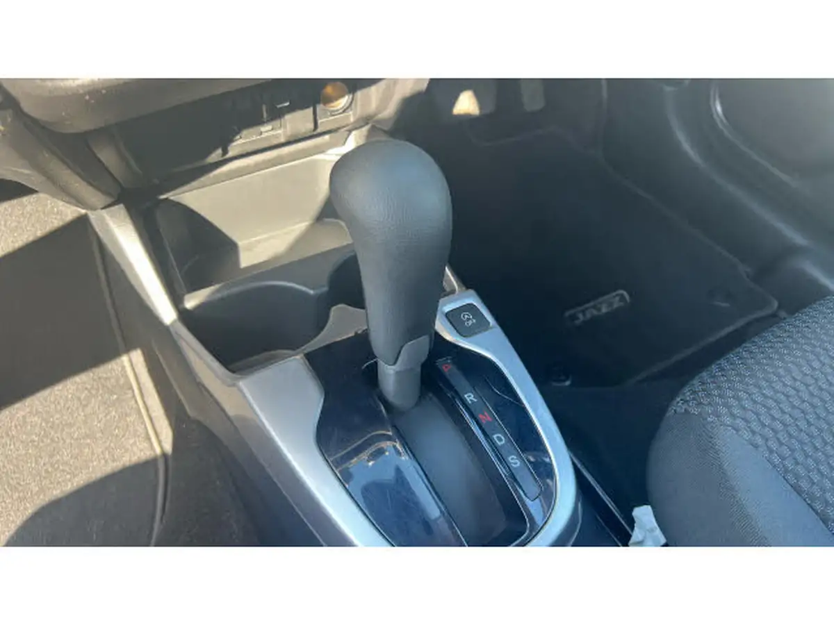 2018-honda-jazz-13-i-vtec-se-cvt-big-12