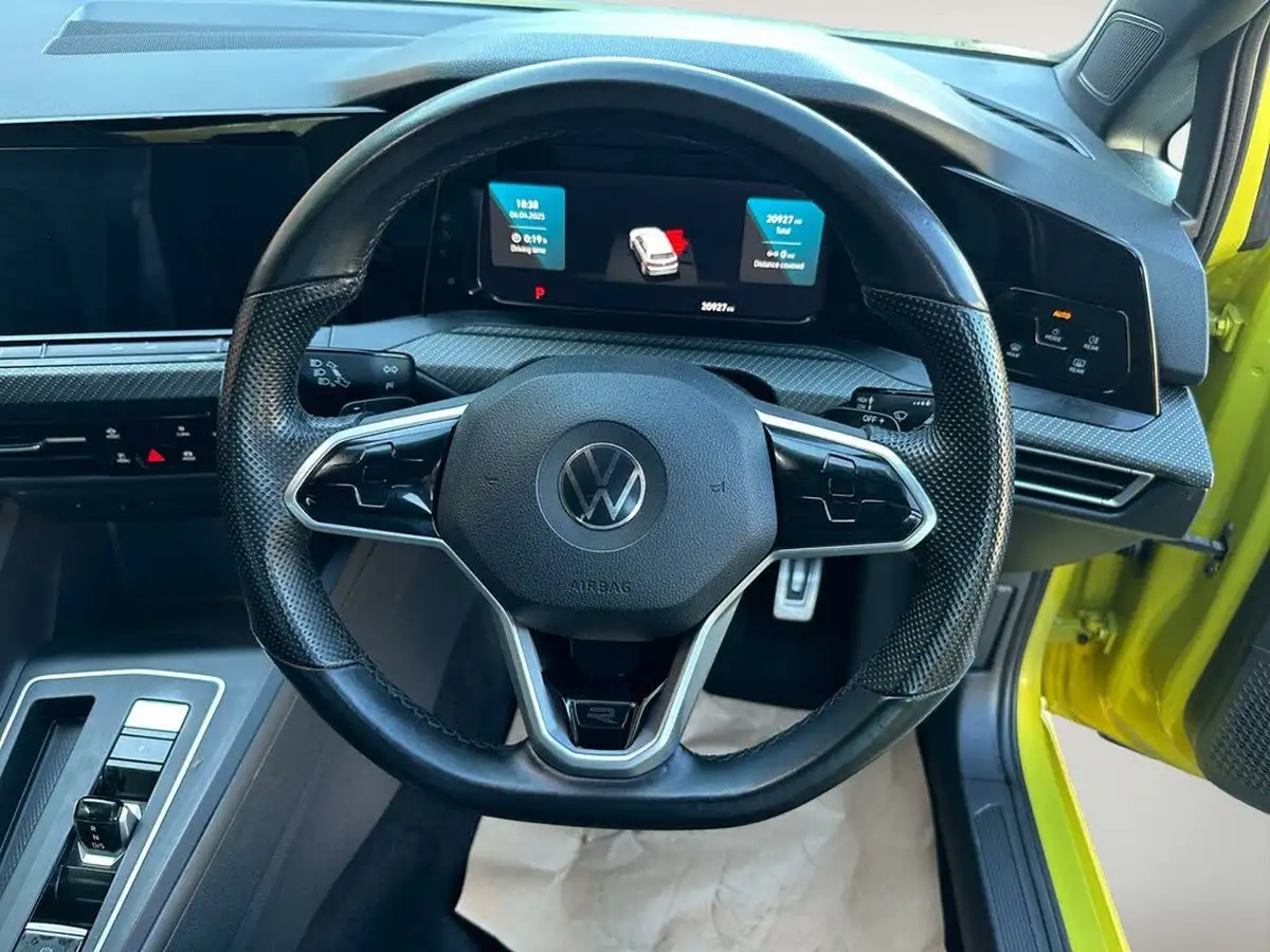 2022-volkswagen-golf-15-etsi-r-line-150ps-hatchback-big-15
