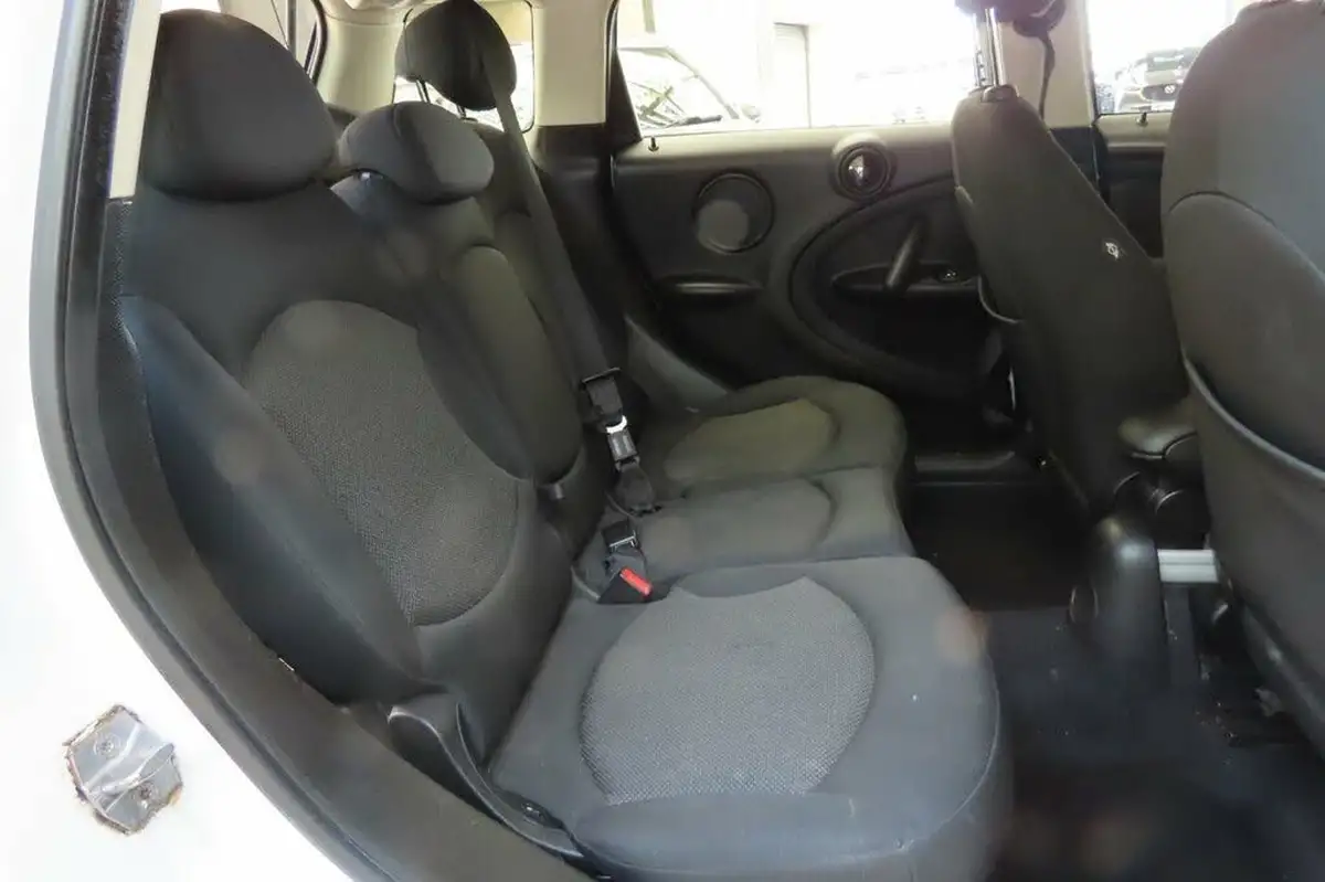 2013-mini-countryman-16-cooper-122bhp-4x4-all4-big-6