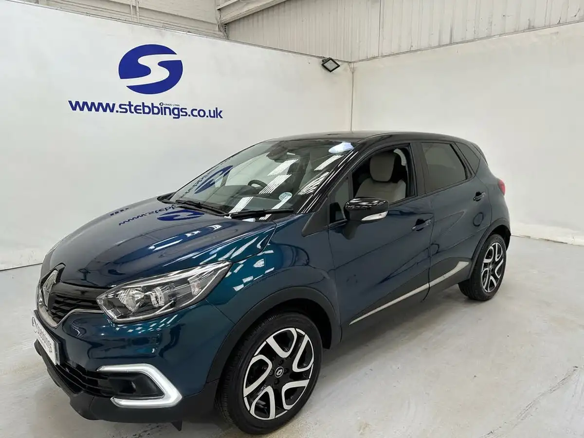 2018-renault-captur-09-tce-iconic-big-3
