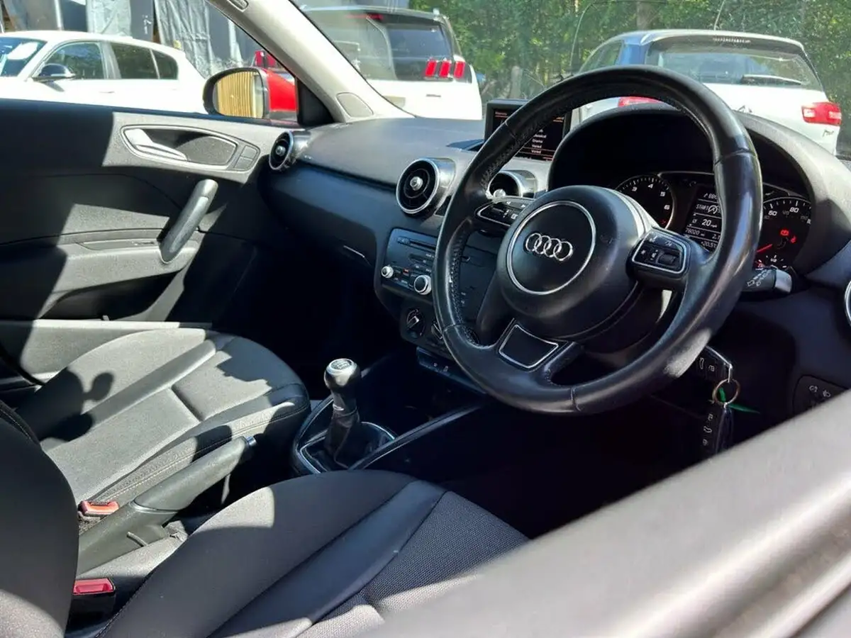 2013-audi-a1-14-tfsi-122ps-sportback-5d-1390cc-big-11