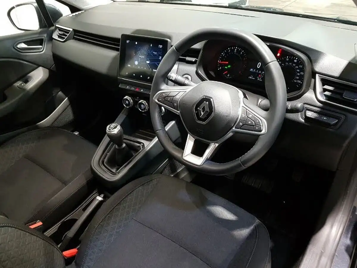 2021-renault-clio-10-tce-iconic-edition-big-16