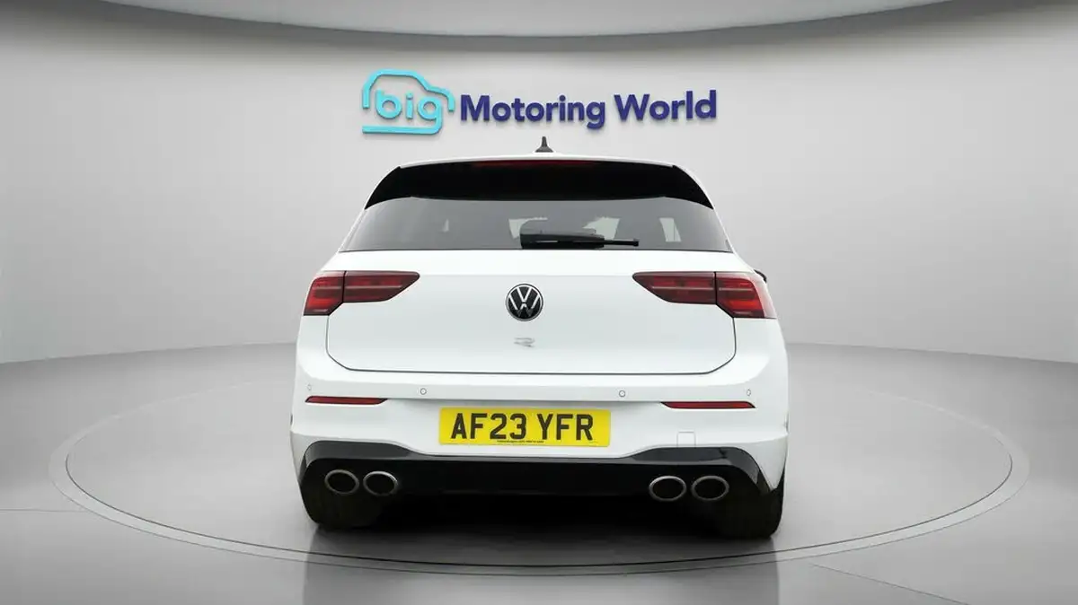 2023-volkswagen-golf-20-tsi-r-320ps-hatchback-big-5