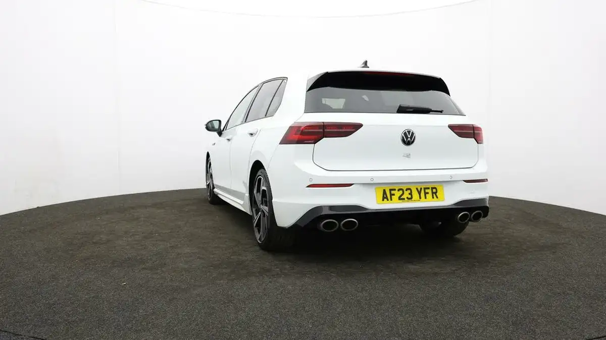 2023-volkswagen-golf-20-tsi-r-320ps-hatchback-big-29