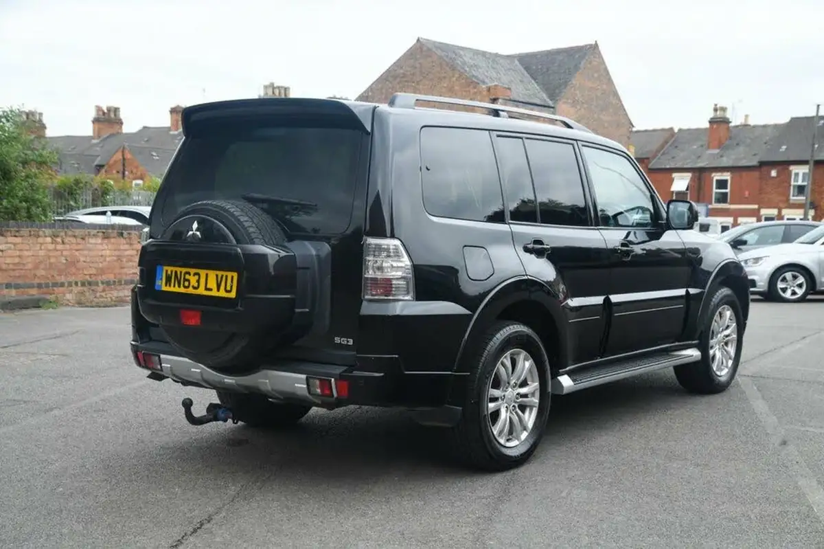 2013-mitsubishi-shogun-32td-sg3-big-6