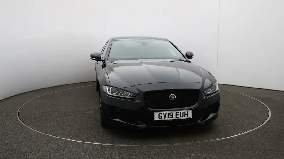 2019-jaguar-xe-20i-landmark-200ps-big-41