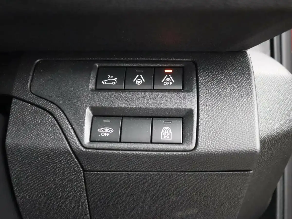 2021-peugeot-3008-suv-16-puretech-gt-premium-180bhp-ss-eat8-big-41
