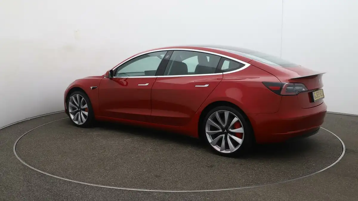 2019-tesla-model-3-e-4x4-performance-pack-big-35
