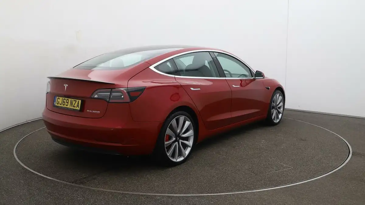 2019-tesla-model-3-e-4x4-performance-pack-big-7
