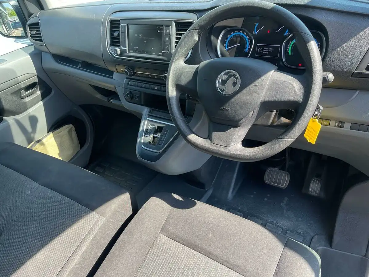 2022-vauxhall-vivaro-life-e-combi-l-9-seat-big-30